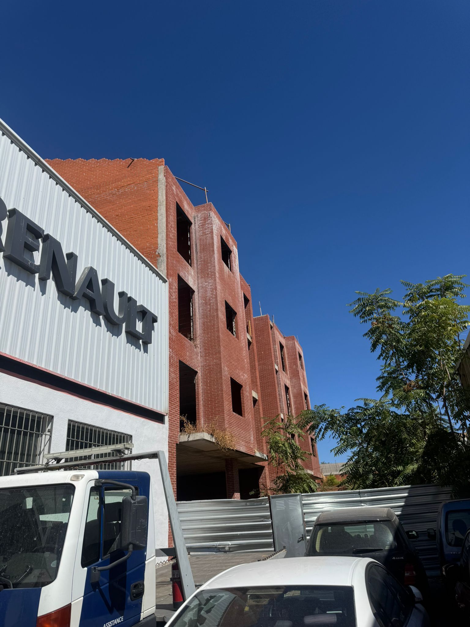 Edifici en venda a VELAZQUEZ, La Puebla de Montalbán