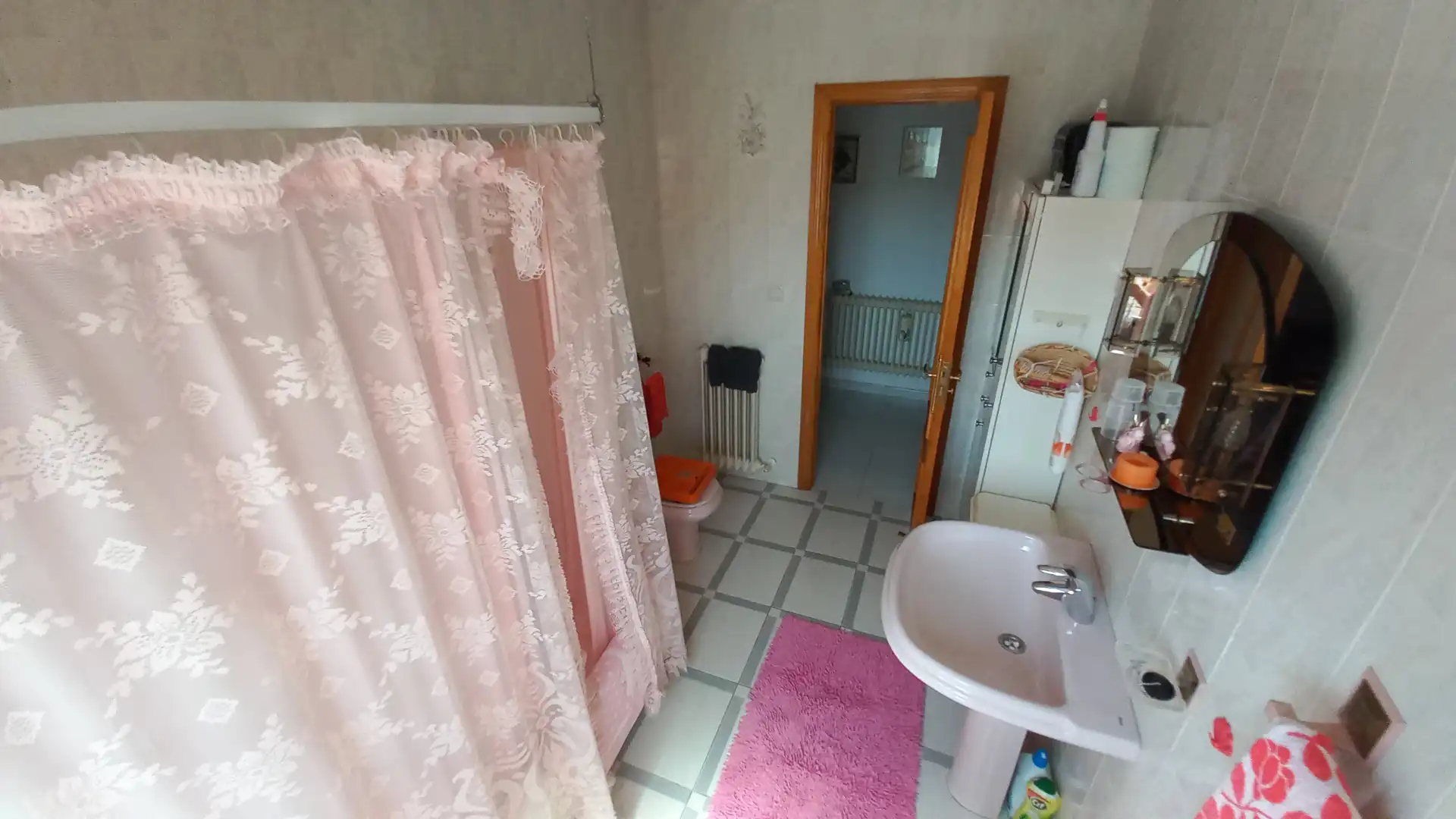 Bany de Casa o xalet en venda en Argujillo amb Calefacció, Jardí privat i Terrassa