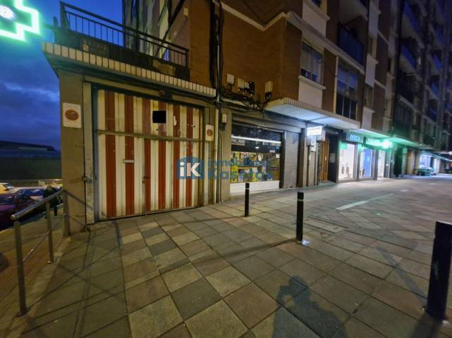 Garaje en Venta en Pozokoetxe