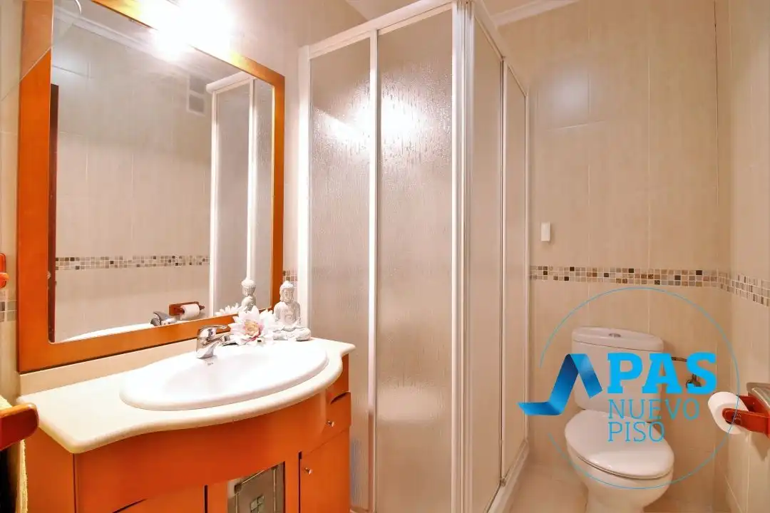 Baño de Piso en venta en Santander con Calefacción