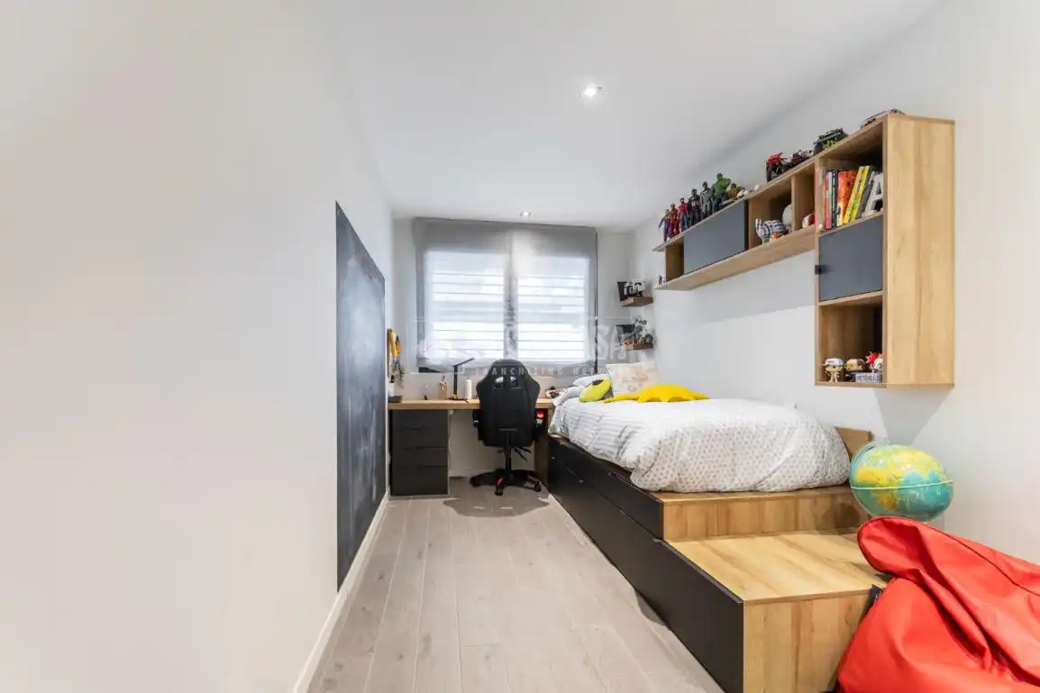 Habitación de Piso en venta en Torrelodones con Aire acondicionado, Jardín privado y Piscina comunitaria