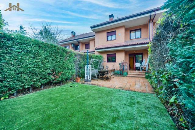 Casa adosada en Venta en Los Valles