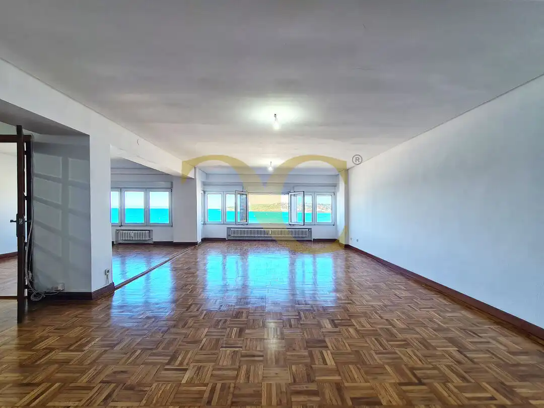 Sala d'estar de Pis en venda en Gijón  amb Calefacció i Terrassa