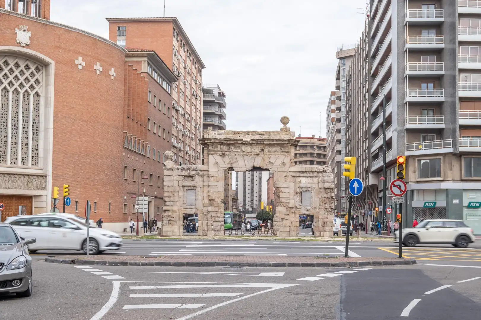 Vista exterior de Pis en venda en Zaragoza amb Calefacció i Parquet