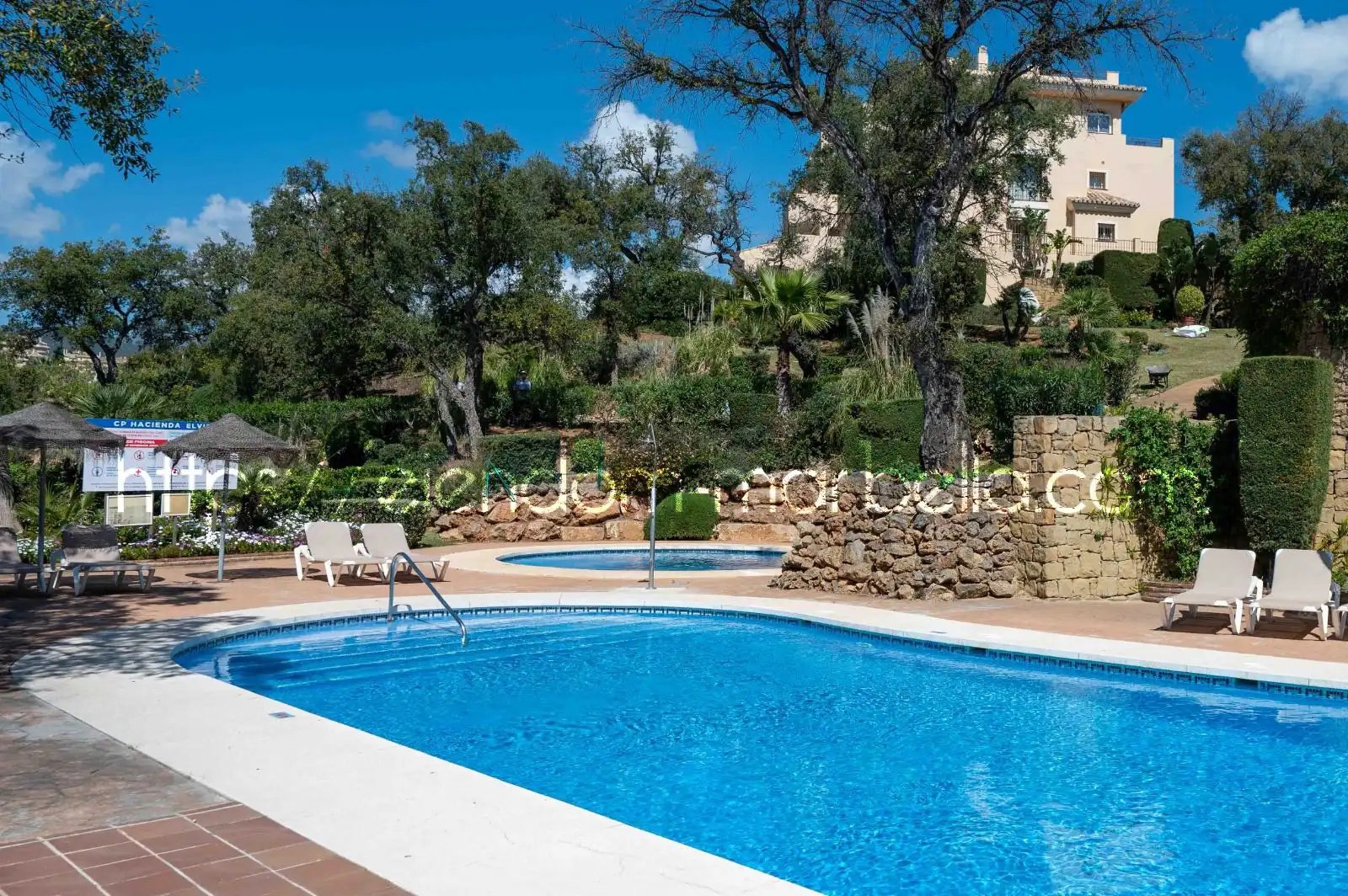 Piscina de Apartamento en venta en Marbella con Aire acondicionado, Terraza y Amueblado