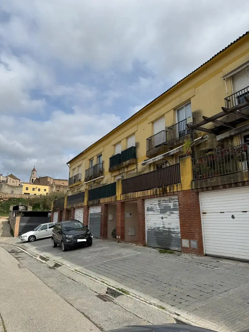 Vista exterior de Casa adosada en venda en Puigpelat