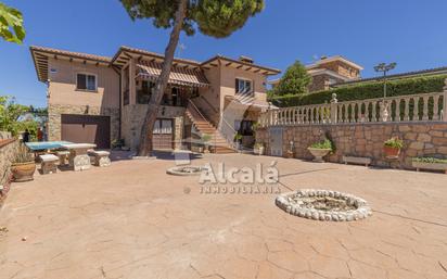 Jardí de Casa o xalet en venda en Navalcarnero amb Aire condicionat i Piscina