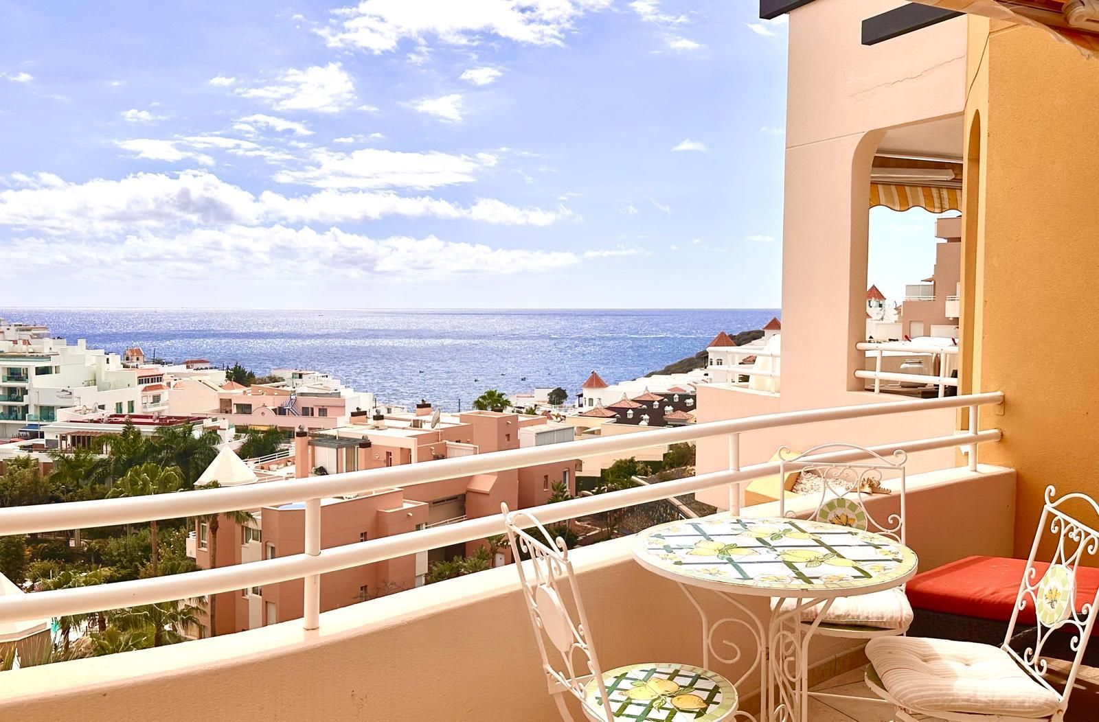 Exterior view of Apartment for sale in Adeje  with Furnished and Community pool