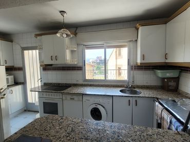 House with balcony for sale in Elciego