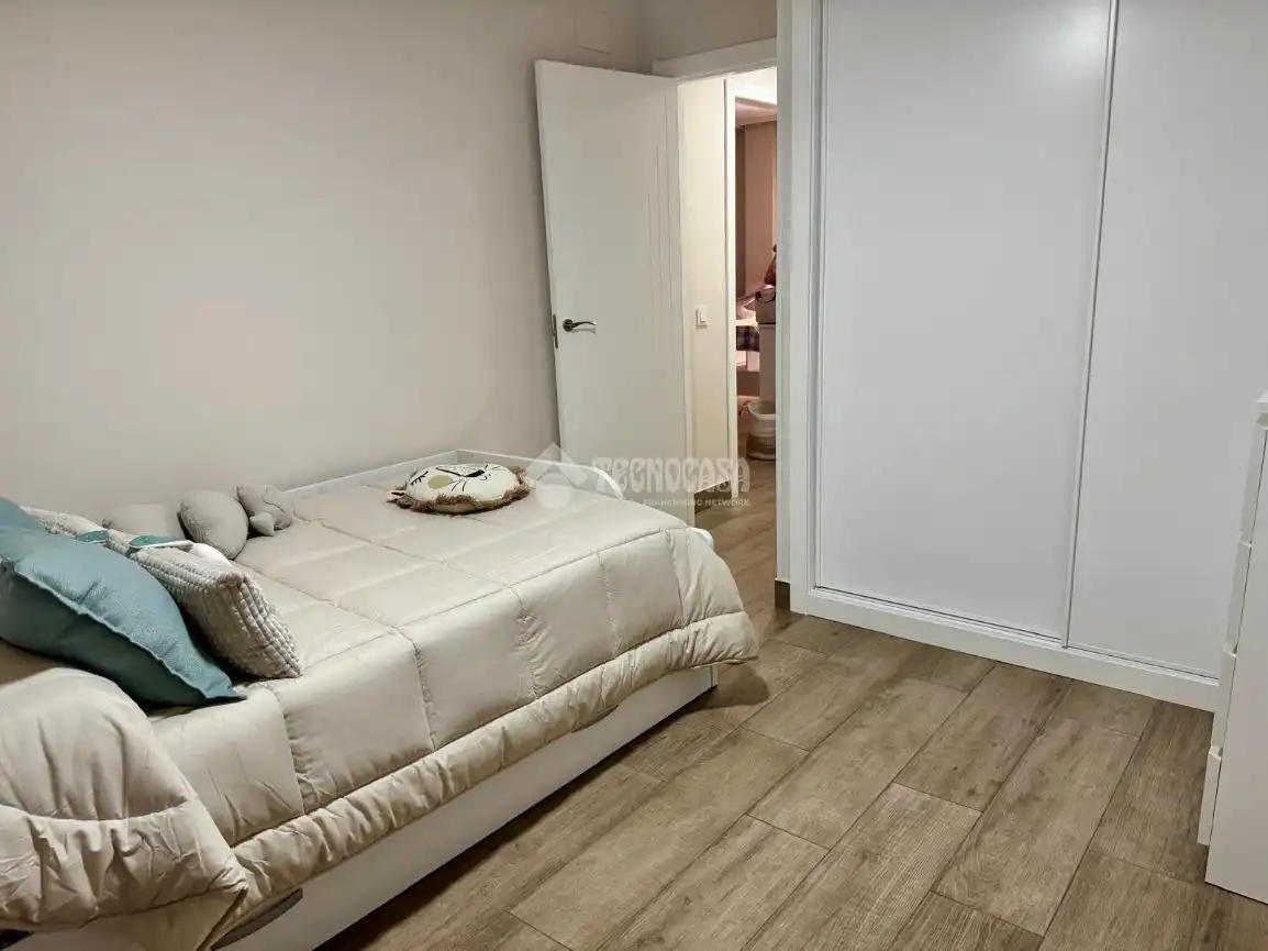Habitación de Piso en venta en Valdepeñas con Aire acondicionado, Calefacción y Trastero