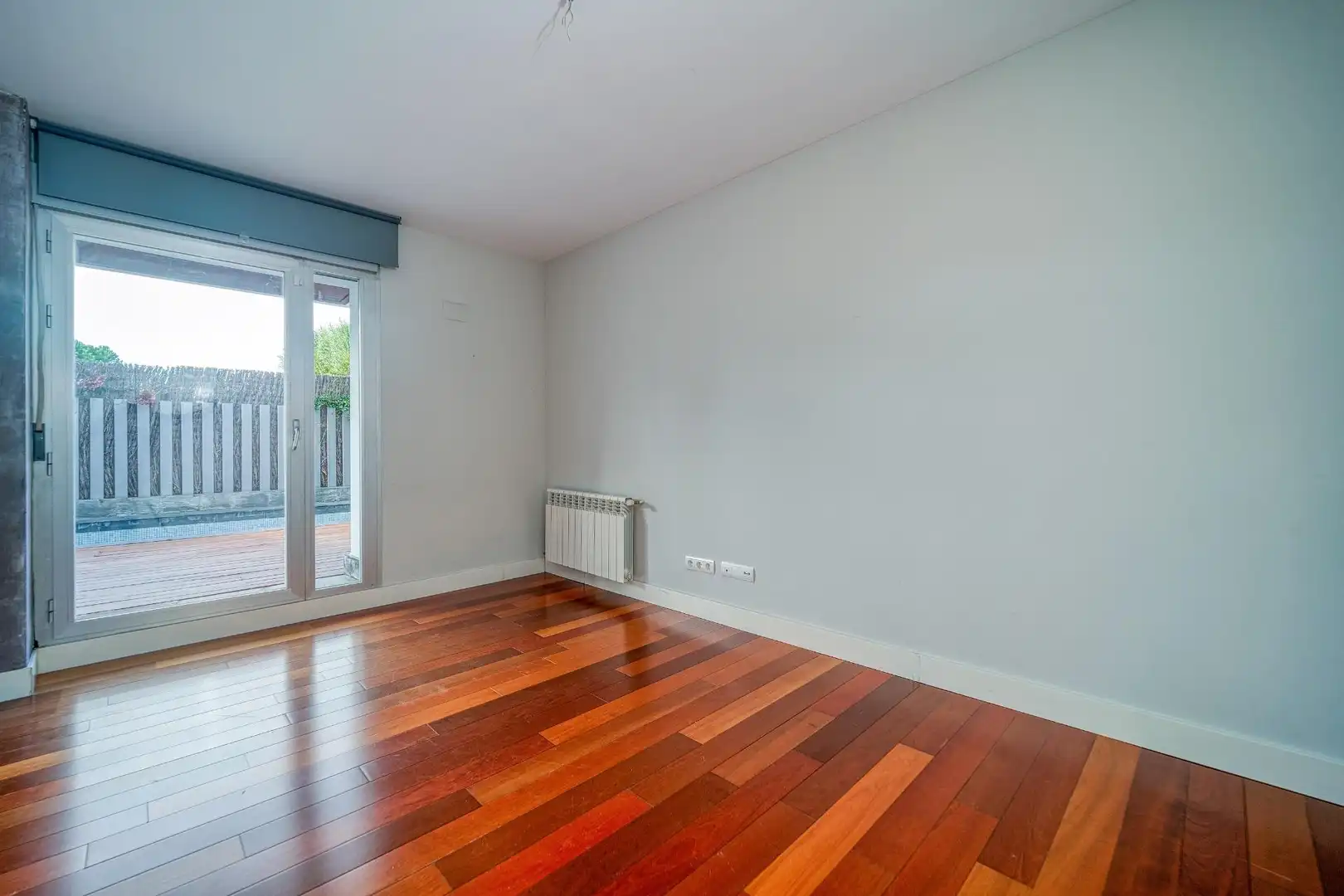 Habitación de Planta baja de alquiler en Majadahonda con Aire acondicionado, Calefacción y Jardín privado