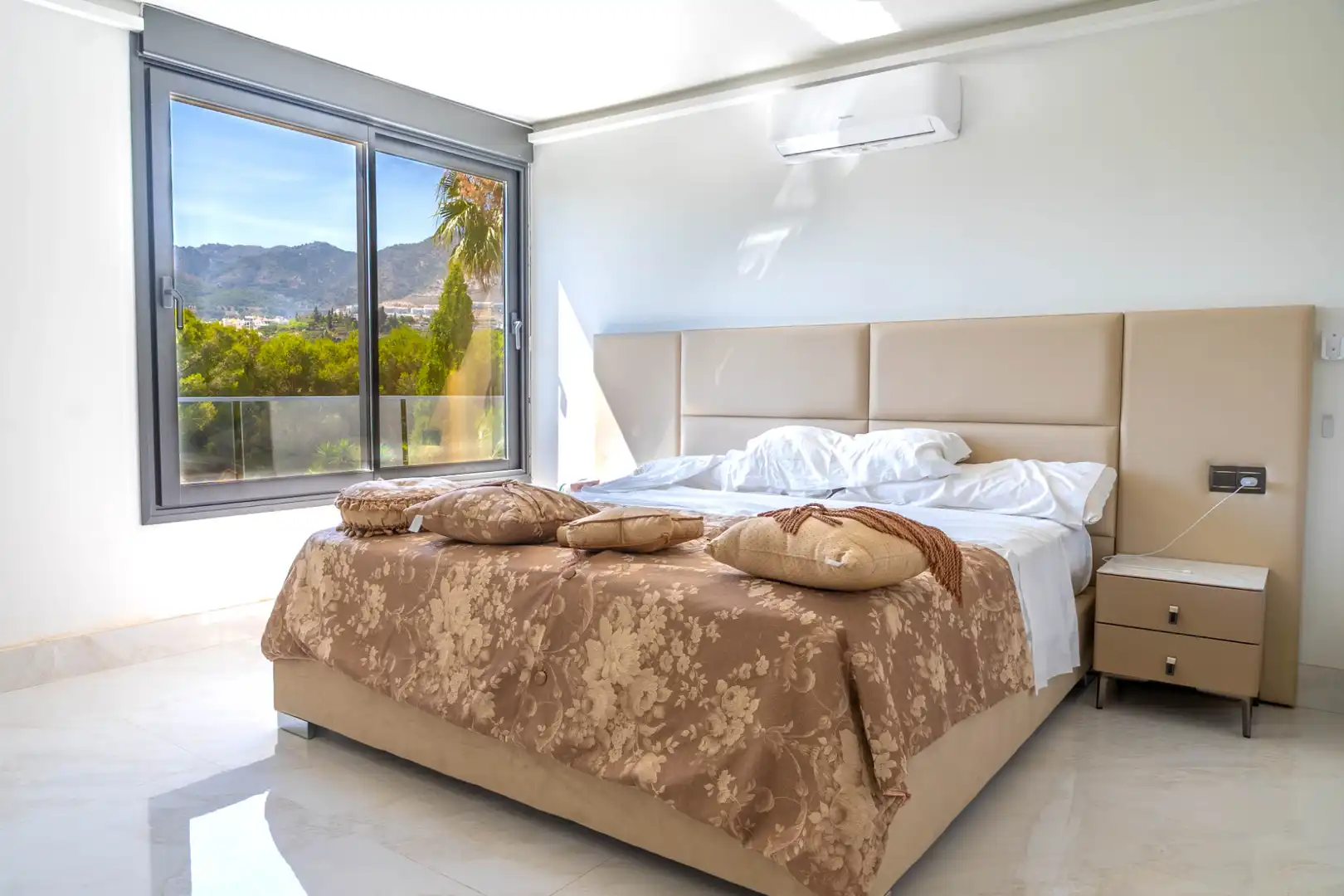 Dormitori de Casa o xalet en venda en Benalmádena amb Aire condicionat, Calefacció i Jardí privat