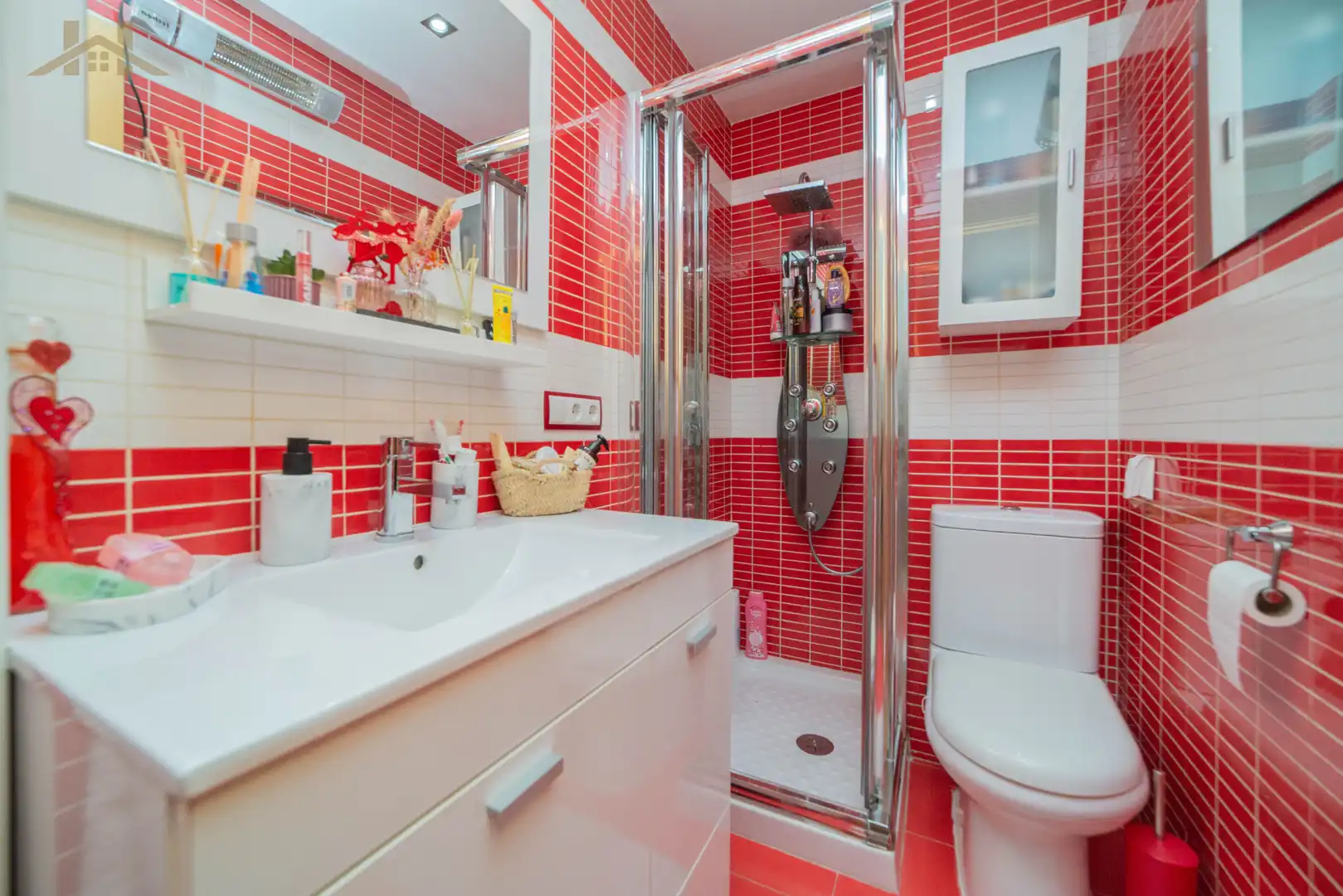 Bathroom of Flat for sale in Leganés  with Air Conditioner, Heating and Parquet flooring