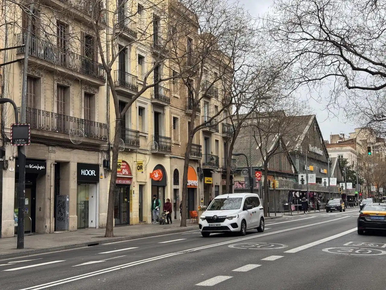Vista exterior de Local en traspas en Barcelona