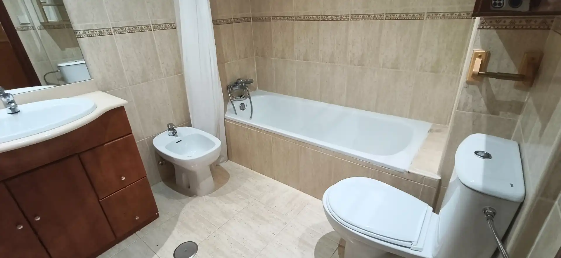 Baño de Piso de alquiler en Burgos con Calefacción, Parquet y Terraza