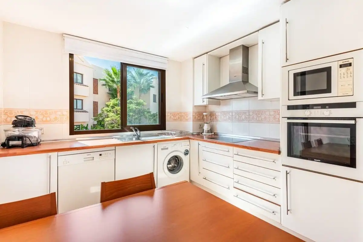 Apartamento con piscina en venta en Urbanización Lomas del Conde Luque 712, imagen 8
