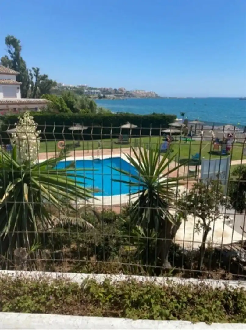 Piscina de Apartamento en venta en Estepona con Aire acondicionado y Terraza