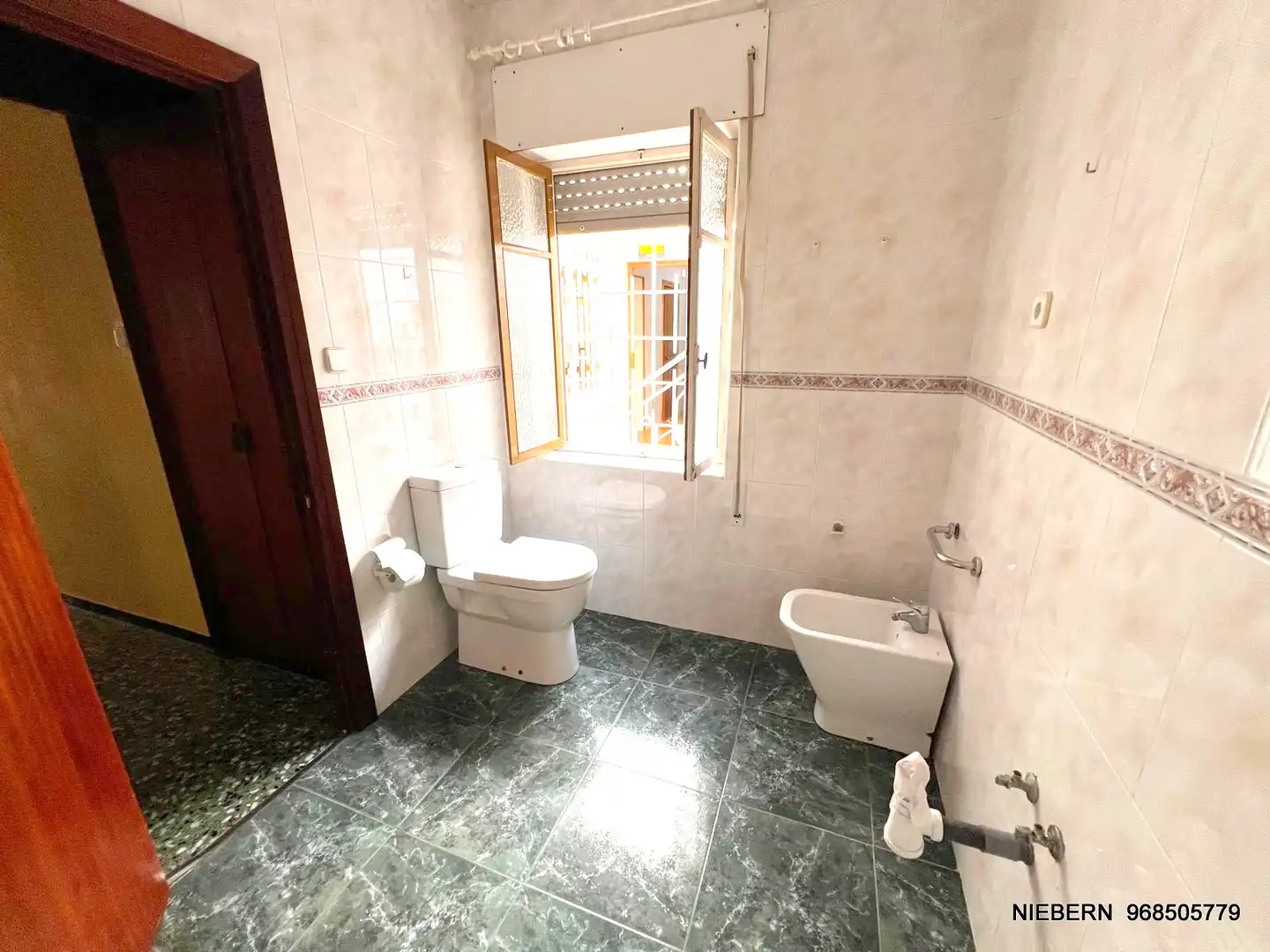 Bany de Casa o xalet en venda en Cartagena amb Jardí privat, Terrassa i Traster