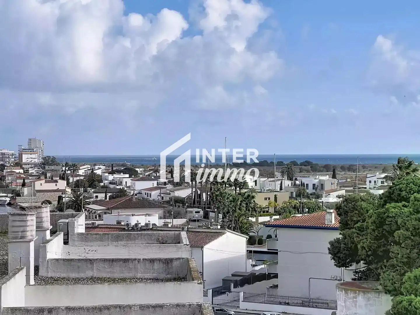 Vista exterior de Piso en venta en Roses con Terraza, Piscina y Amueblado