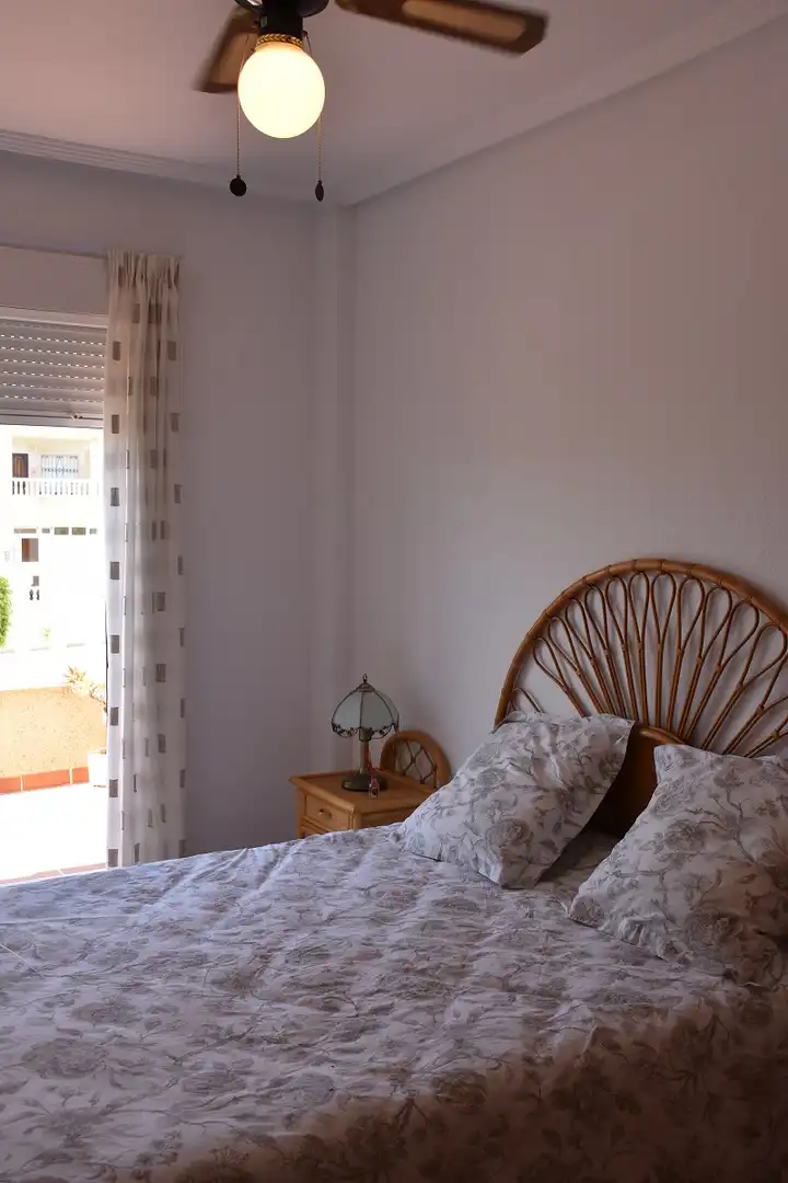 Habitación de Dúplex en venta en Orihuela con Terraza, Piscina y Amueblado