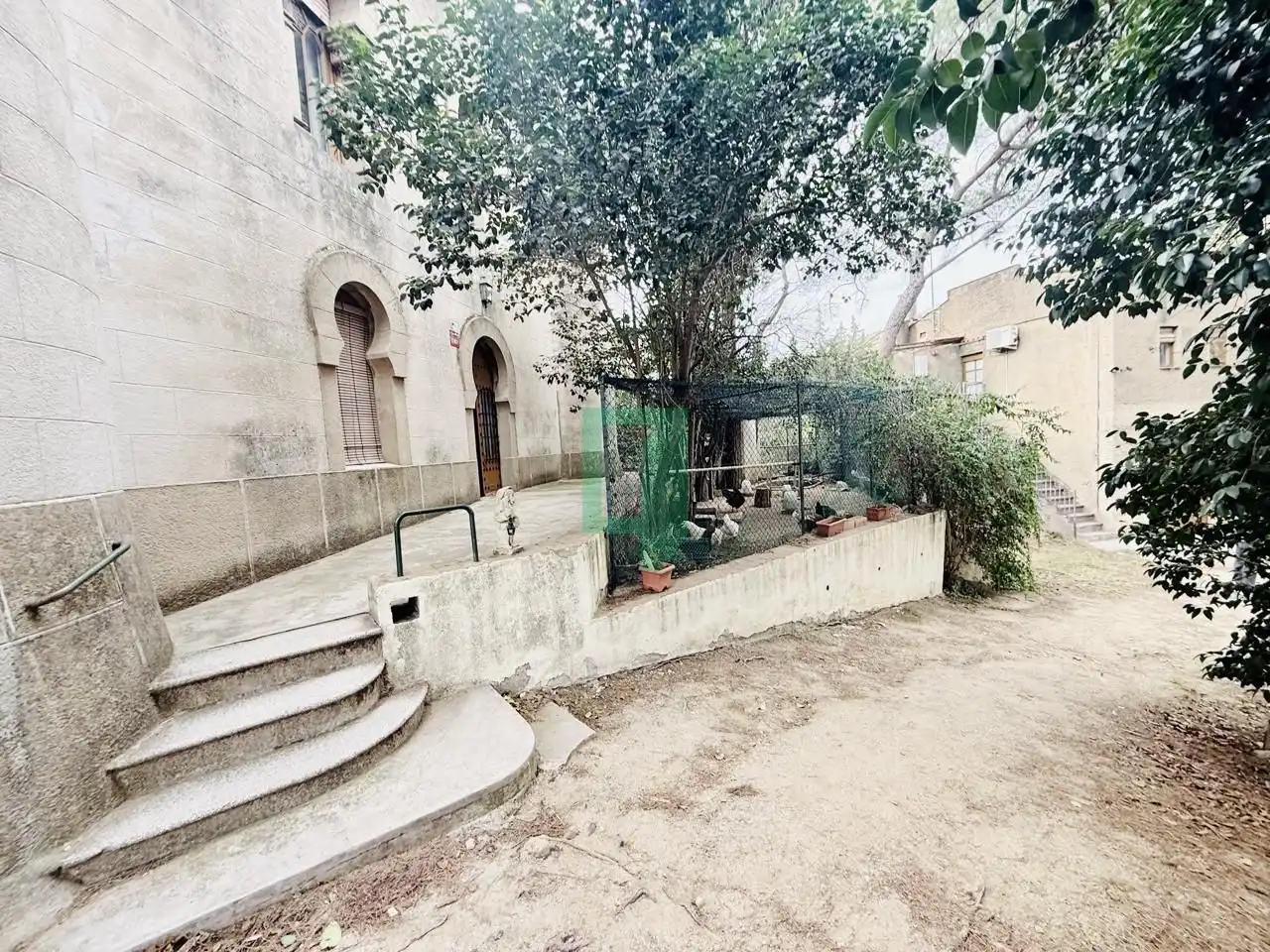 Vista exterior de Finca rústica en venda en Badalona amb Terrassa
