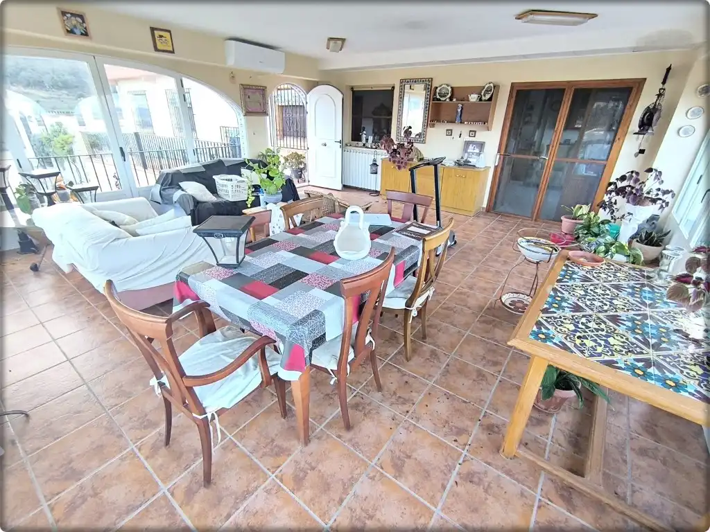 Houses for sale in Potries
