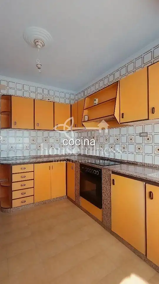 Küche von Wohnung zum Verkauf in Cedeira mit Terrasse, Abstellraum und Möbliert