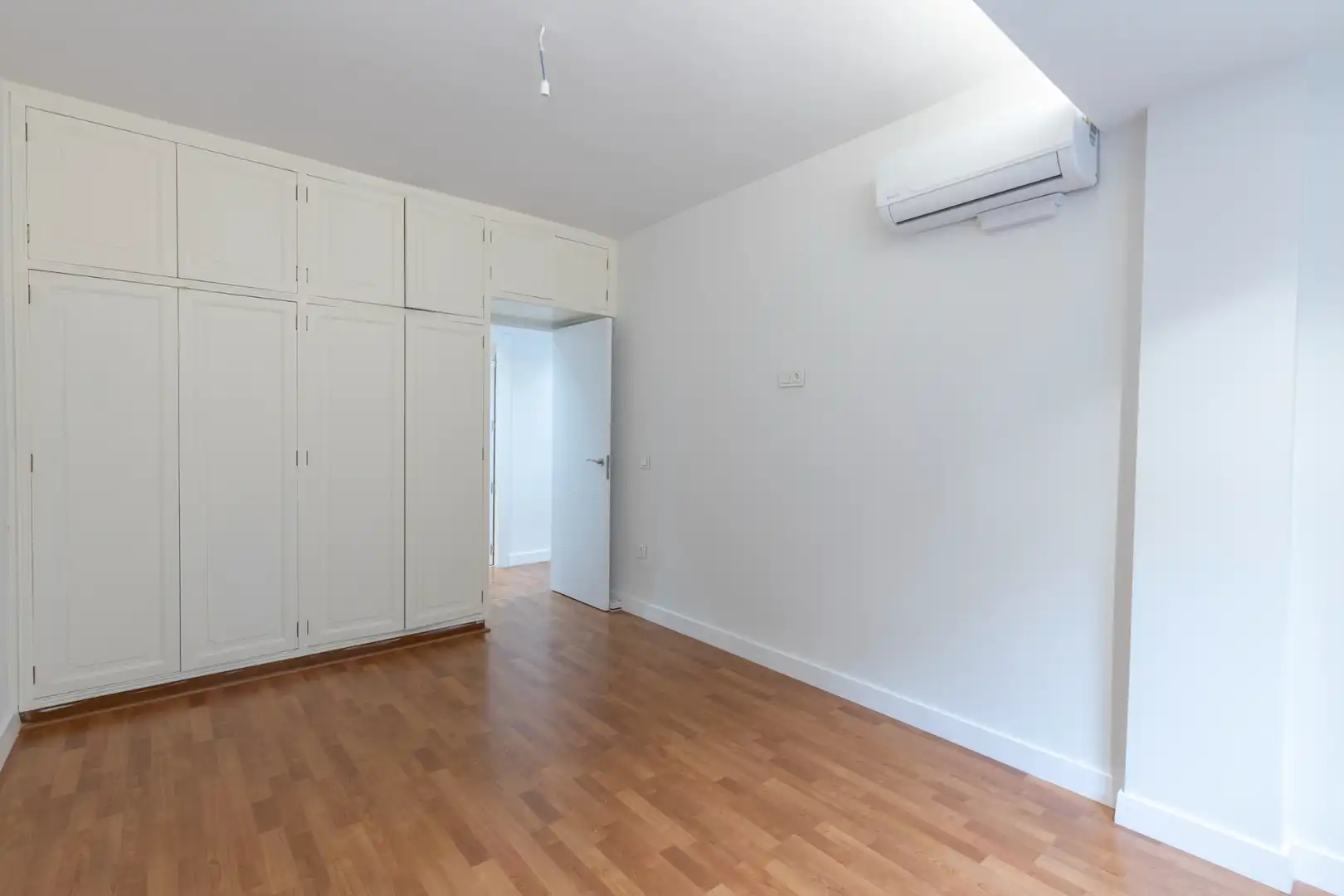 Flat for sale in Granada  with Air Conditioner, Heating and Parquet flooring