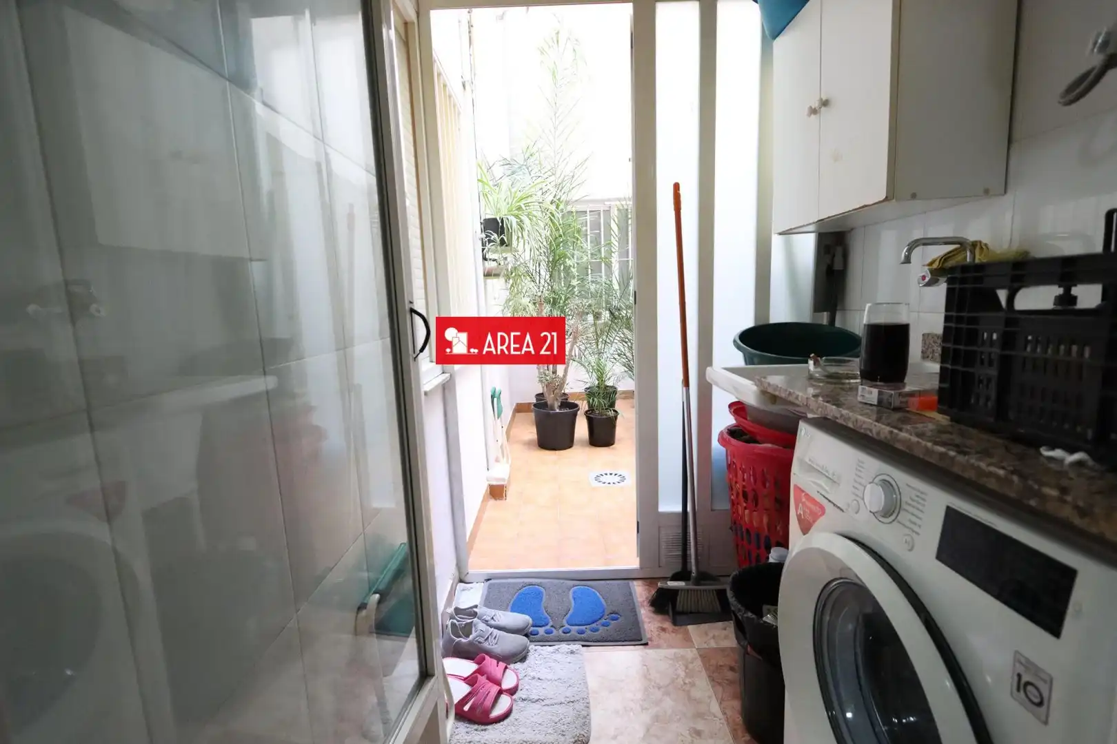 Piso en venta en La Pobla de Vallbona con Trastero y Balcón