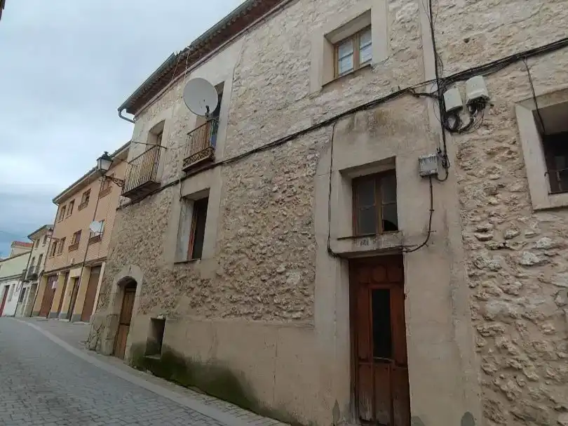Vista exterior de Casa adosada en venda en Cuéllar