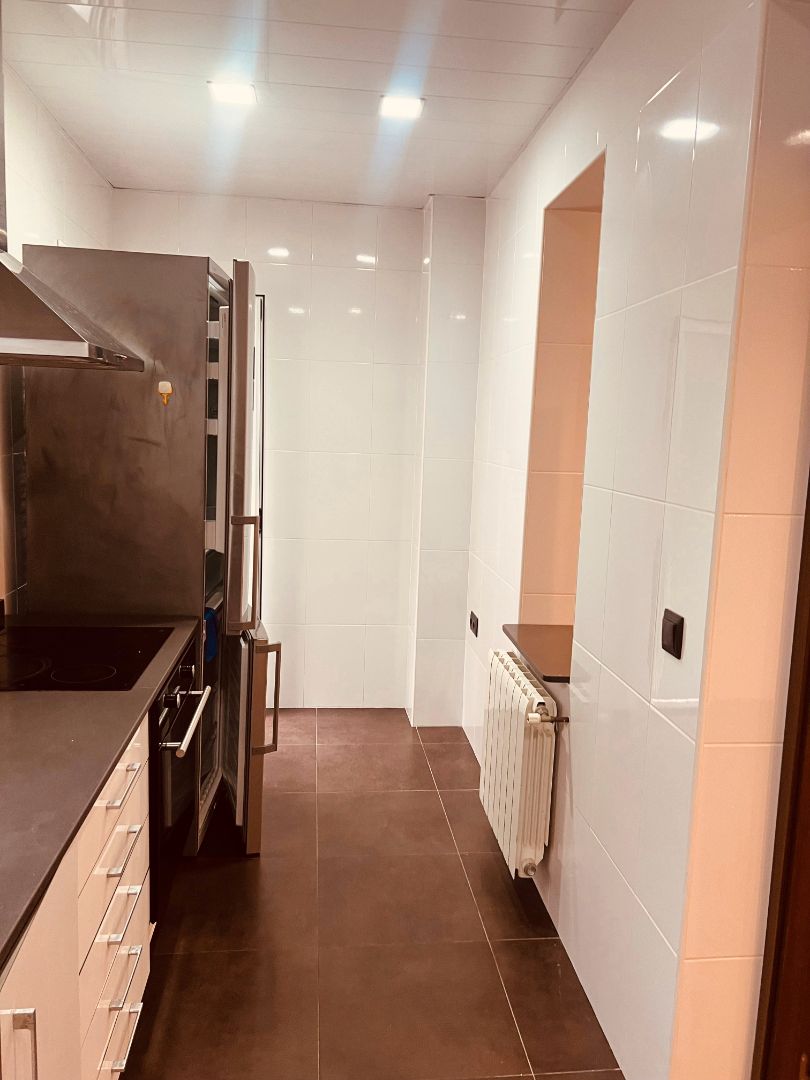 Cocina de Piso en venta en L'Hospitalet de Llobregat con Aire acondicionado, Calefacción y Terraza