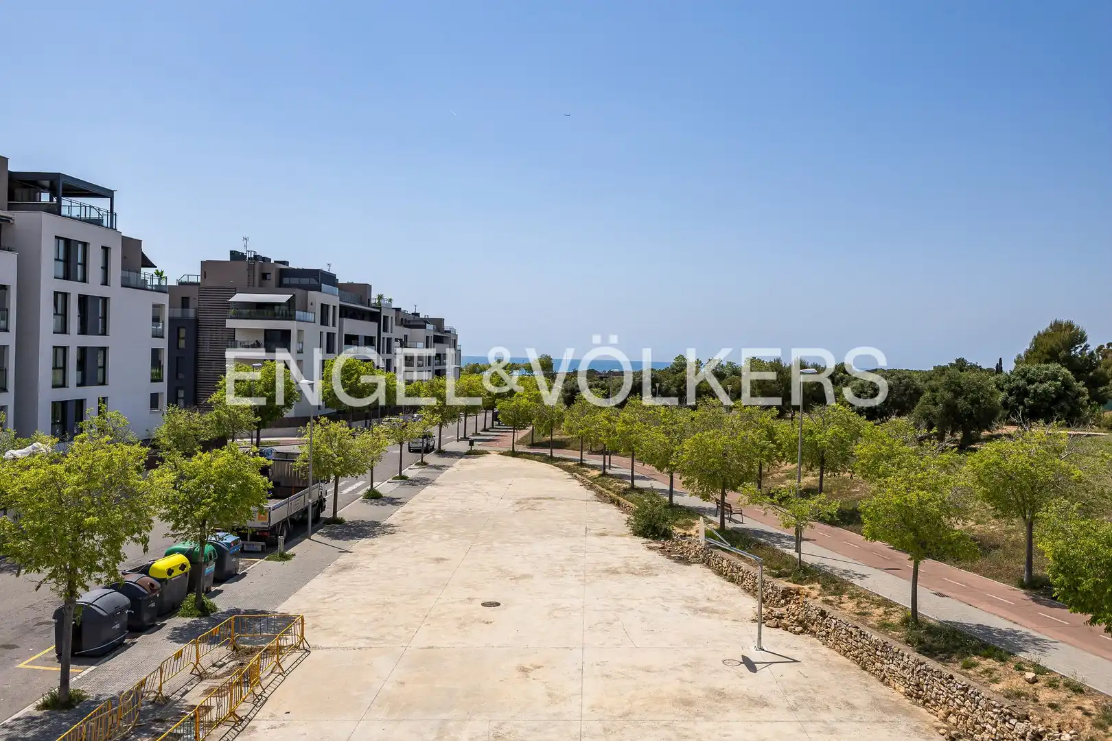 Terrace of Flat for rent in Vilanova i la Geltrú  with Air Conditioner, Heating and Terrace