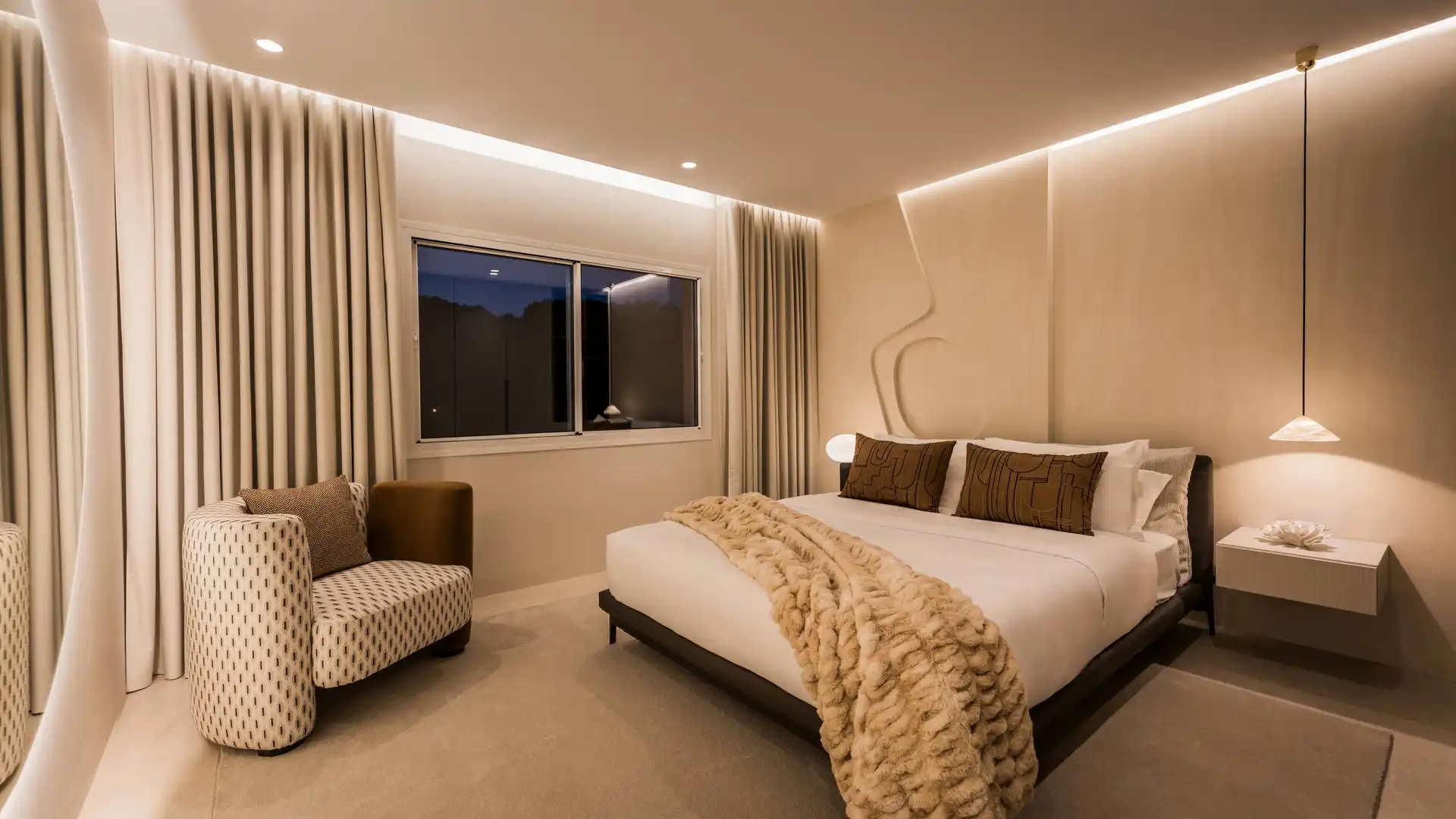 Dormitori de Àtic en venda en Marbella amb Aire condicionat, Jardí privat i Terrassa