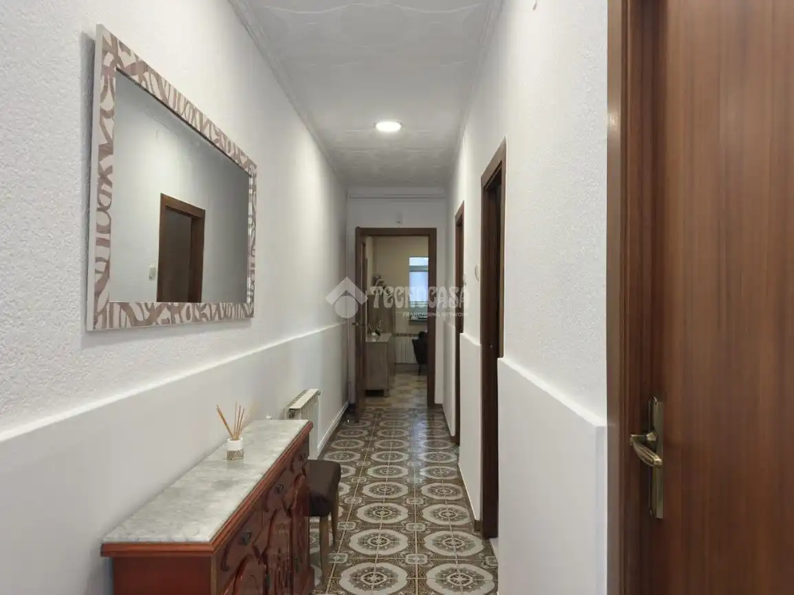 Casa aparellada en venda a Creu de Barberà - Sector Sud