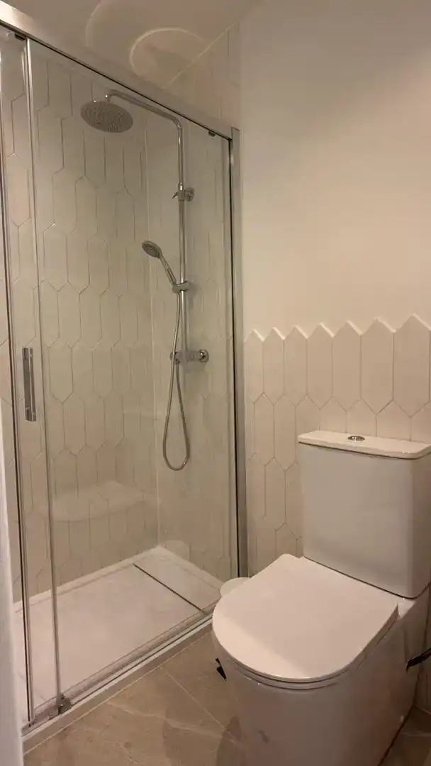Badezimmer von Wohnung zur Miete in Elche / Elx mit Klimaanlage