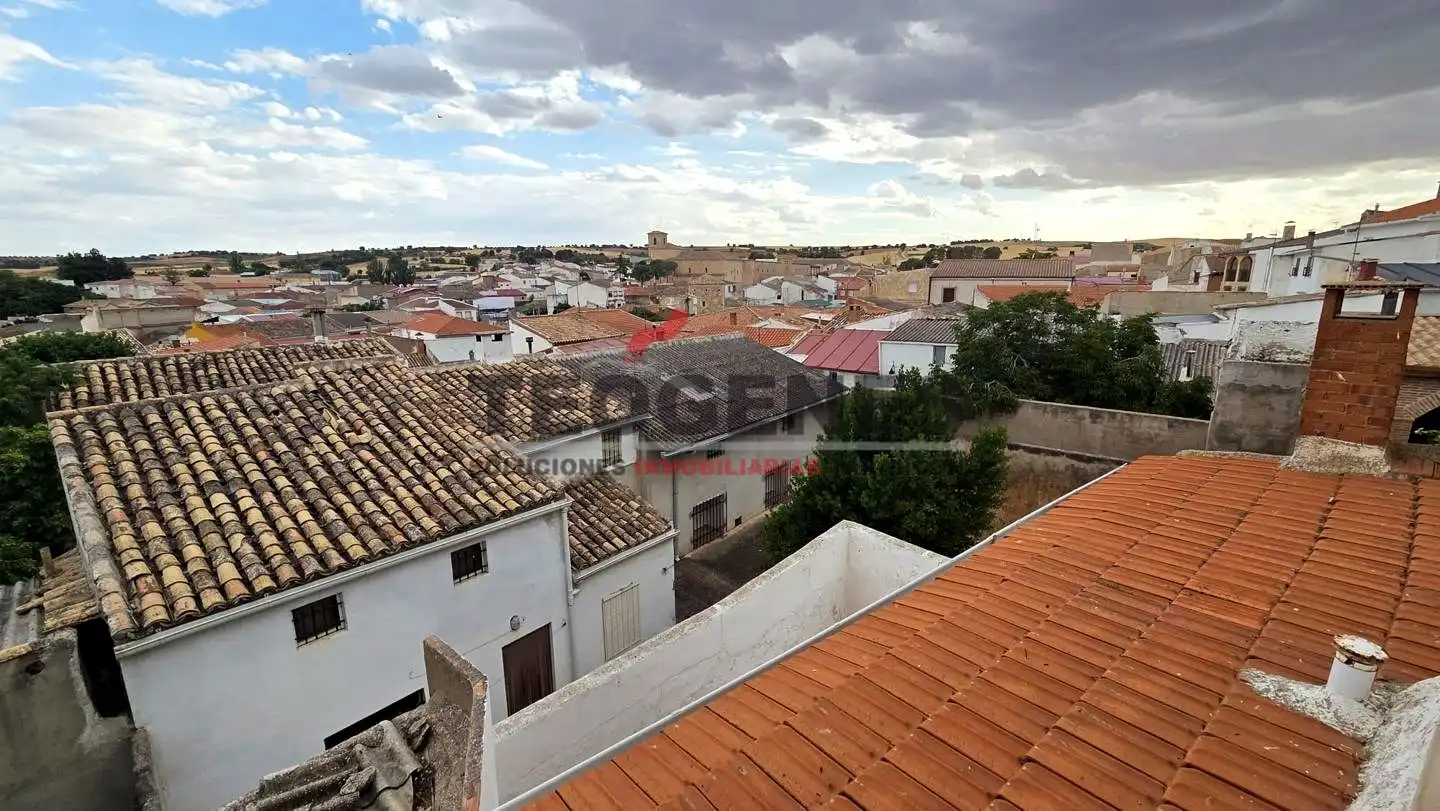 Exterior view of Houses for sale in Villarejo de Fuentes  with Terrace and Furnished