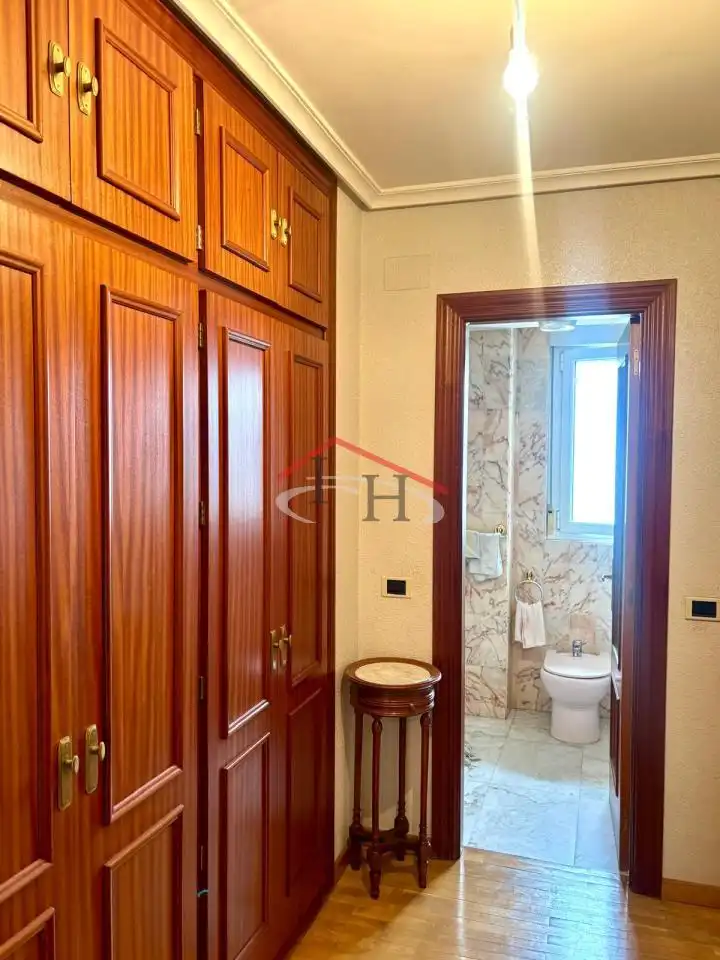 Baño de Piso en venta en León Capital  con Calefacción, Parquet y Terraza