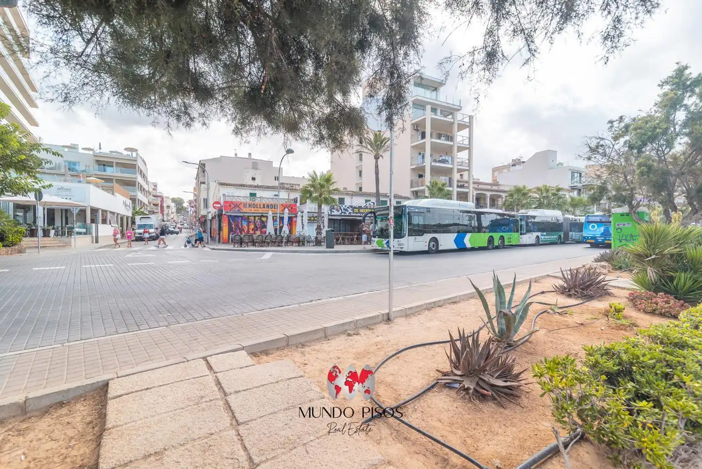 Außenansicht von Wohnung zum Verkauf in  Palma de Mallorca mit Klimaanlage, Heizung und Abstellraum