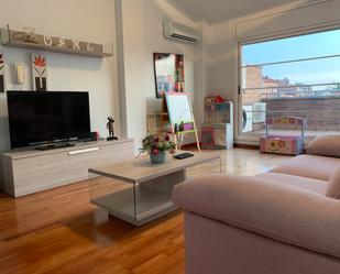 Living room of Single-family semi-detached for sale in Manresa  with Air Conditioner, Terrace and Swimming Pool