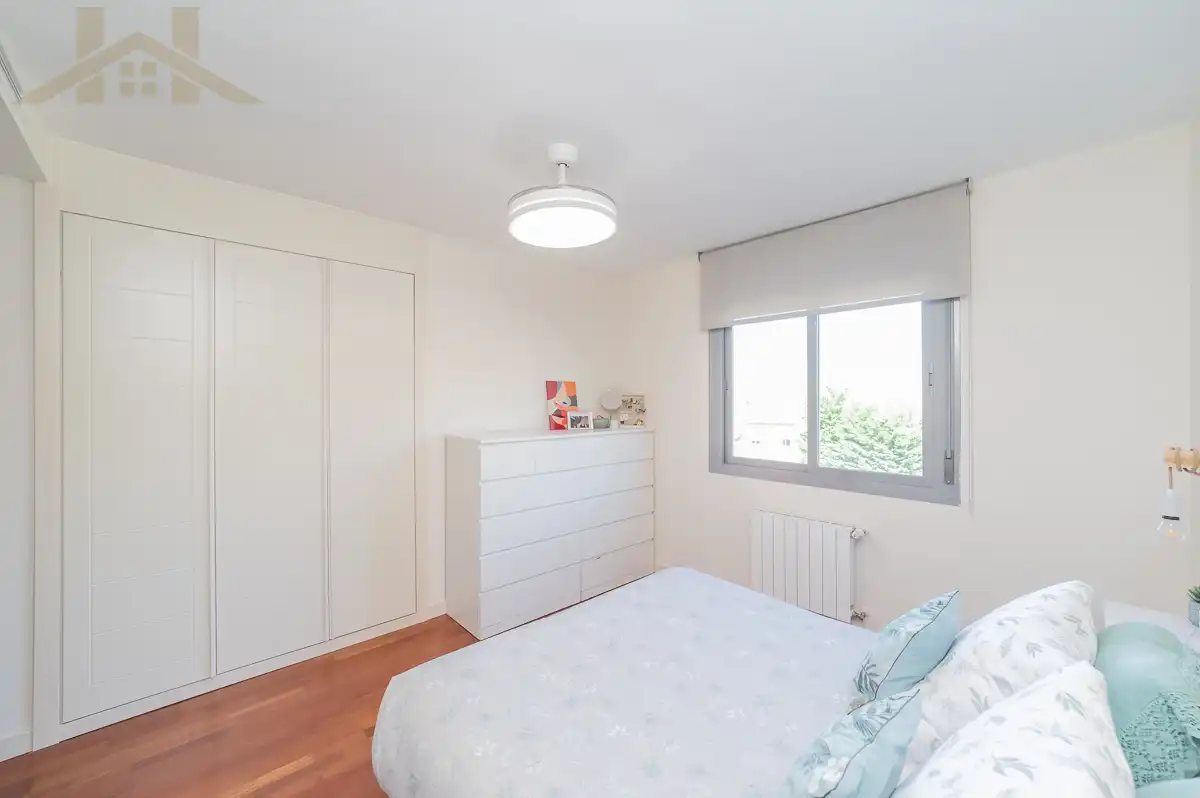 Dormitori de Casa adosada en venda en Arroyomolinos (Madrid) amb Aire condicionat, Jardí privat i Terrassa