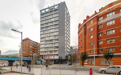 Vista exterior de Local en venda en Bilbao 