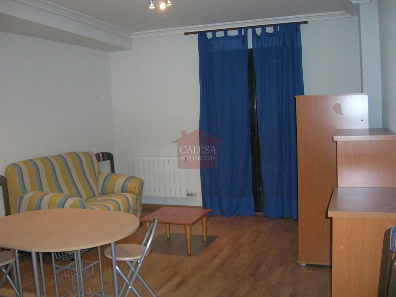 Sala d'estar de Pis en venda en Salamanca Capital amb Calefacció i Moblat