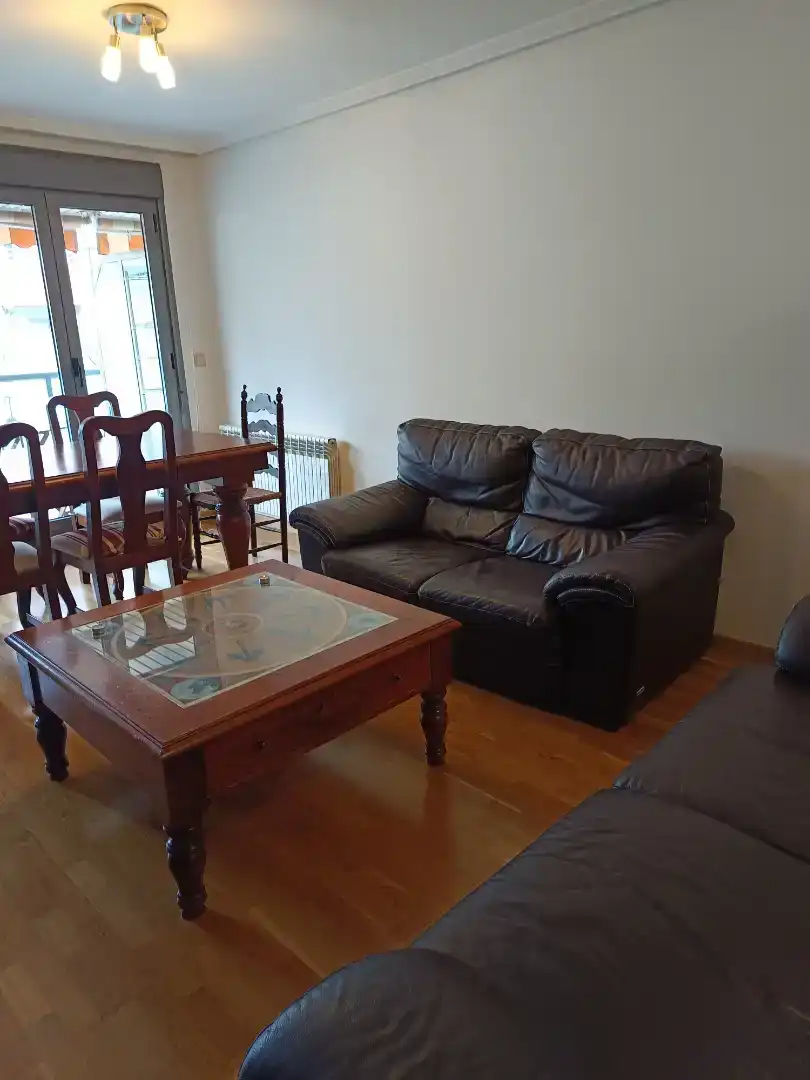 Sala d'estar de Pis en venda en  Huesca Capital amb Aire condicionat, Piscina i Balcó