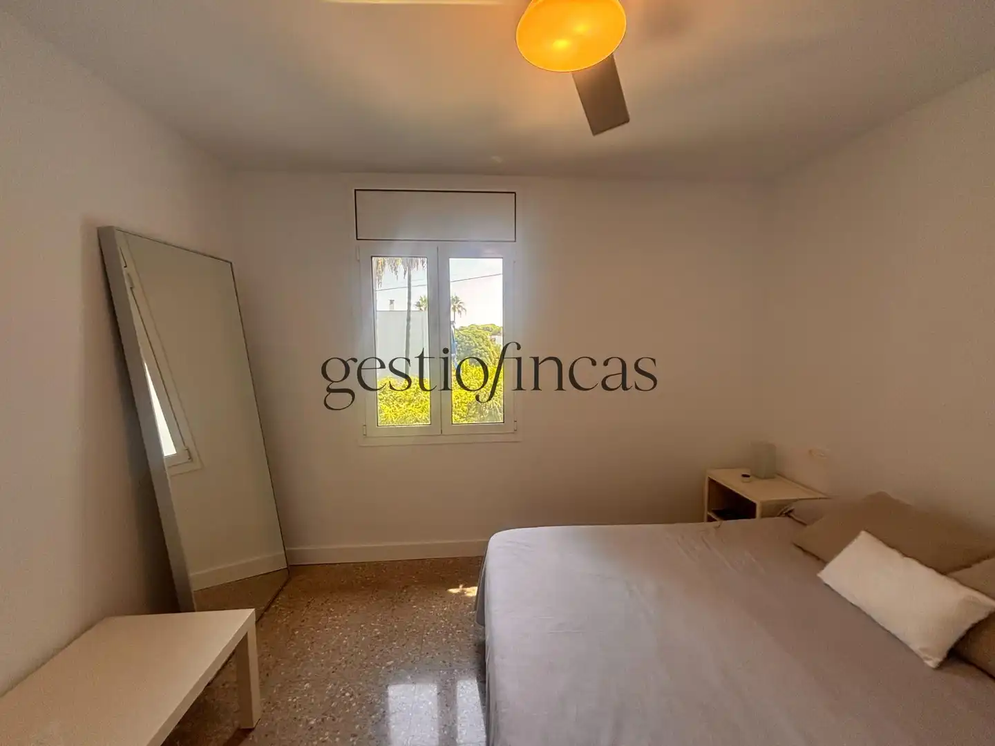 Habitación de Apartamento de alquiler en Cambrils con Aire acondicionado, Calefacción y Terraza
