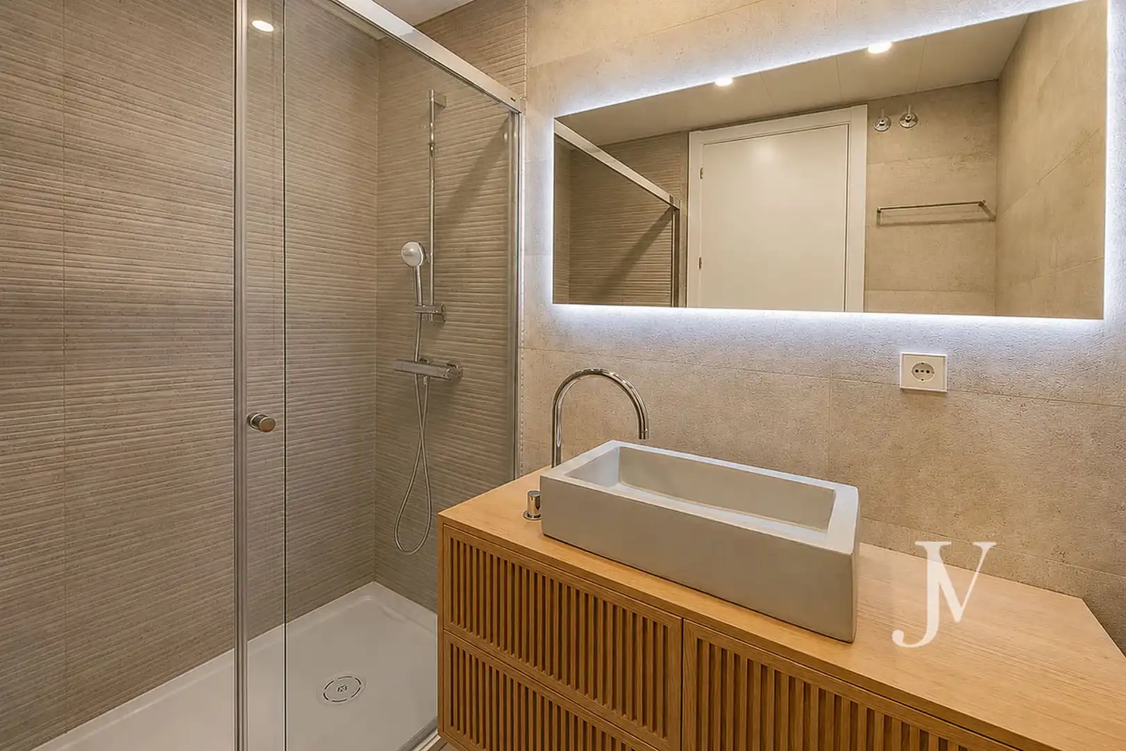 Bathroom of Duplexes for sale in Madrid  with Air Conditioner, Heating and Private garden
