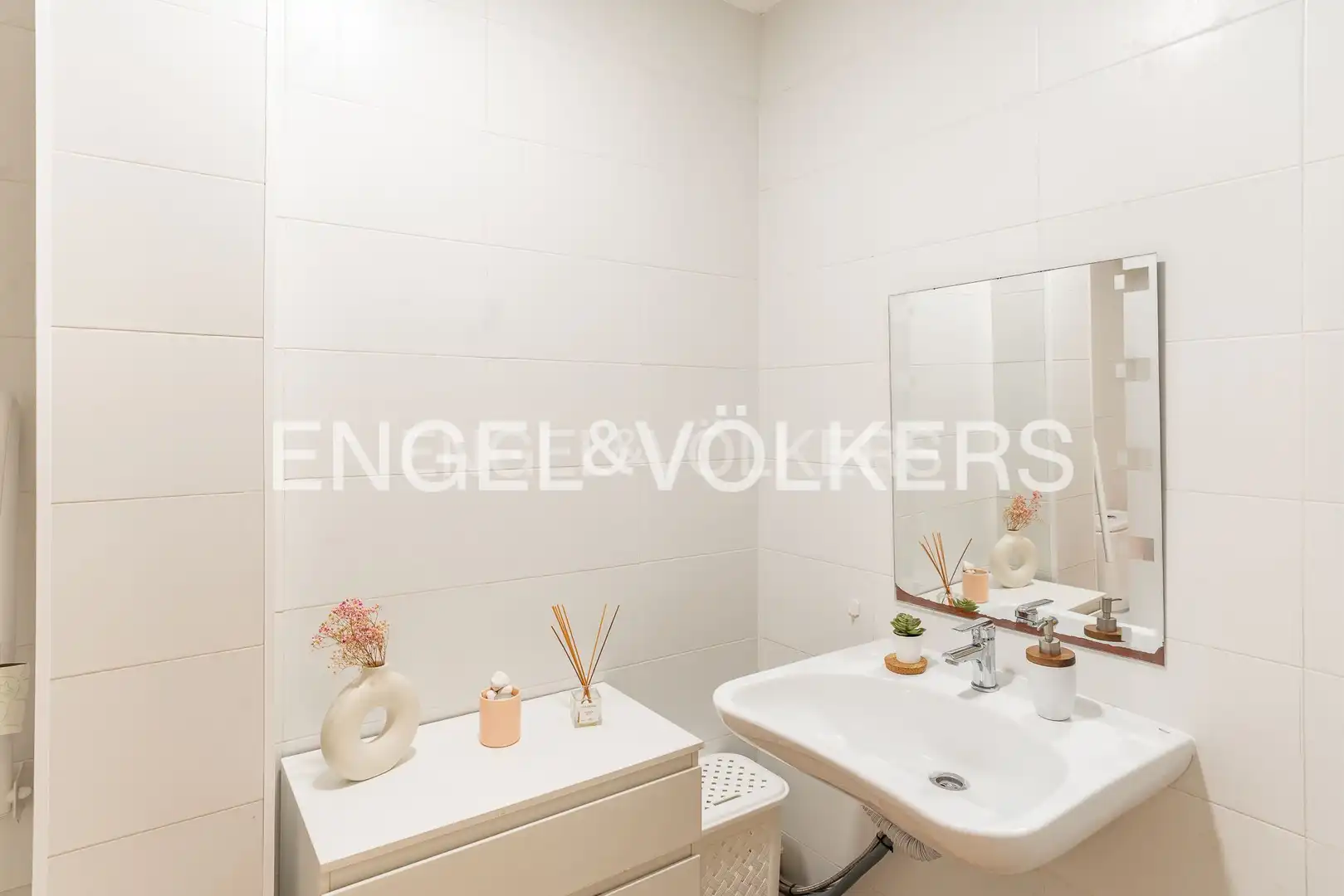 Badezimmer von Wohnung zum Verkauf in Calella mit Klimaanlage und Heizung