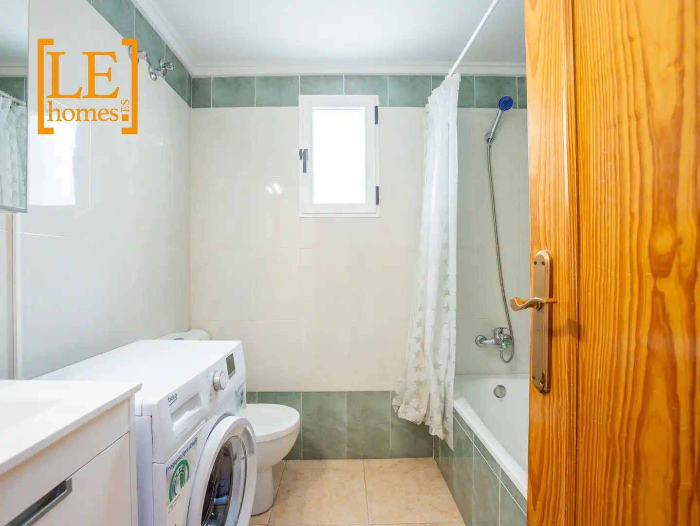 Bany de Apartament en venda en Torrevieja amb Aire condicionat, Calefacció i Moblat