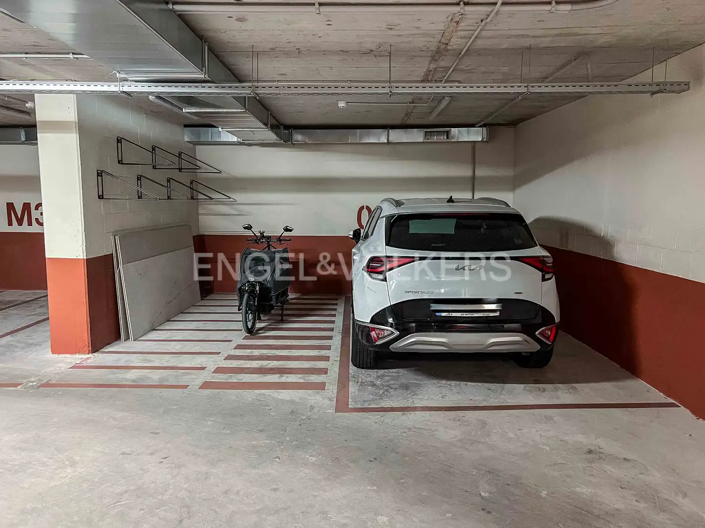 Parking of Attic for rent in Barcelona  with Air Conditioner, Heating and Parquet flooring