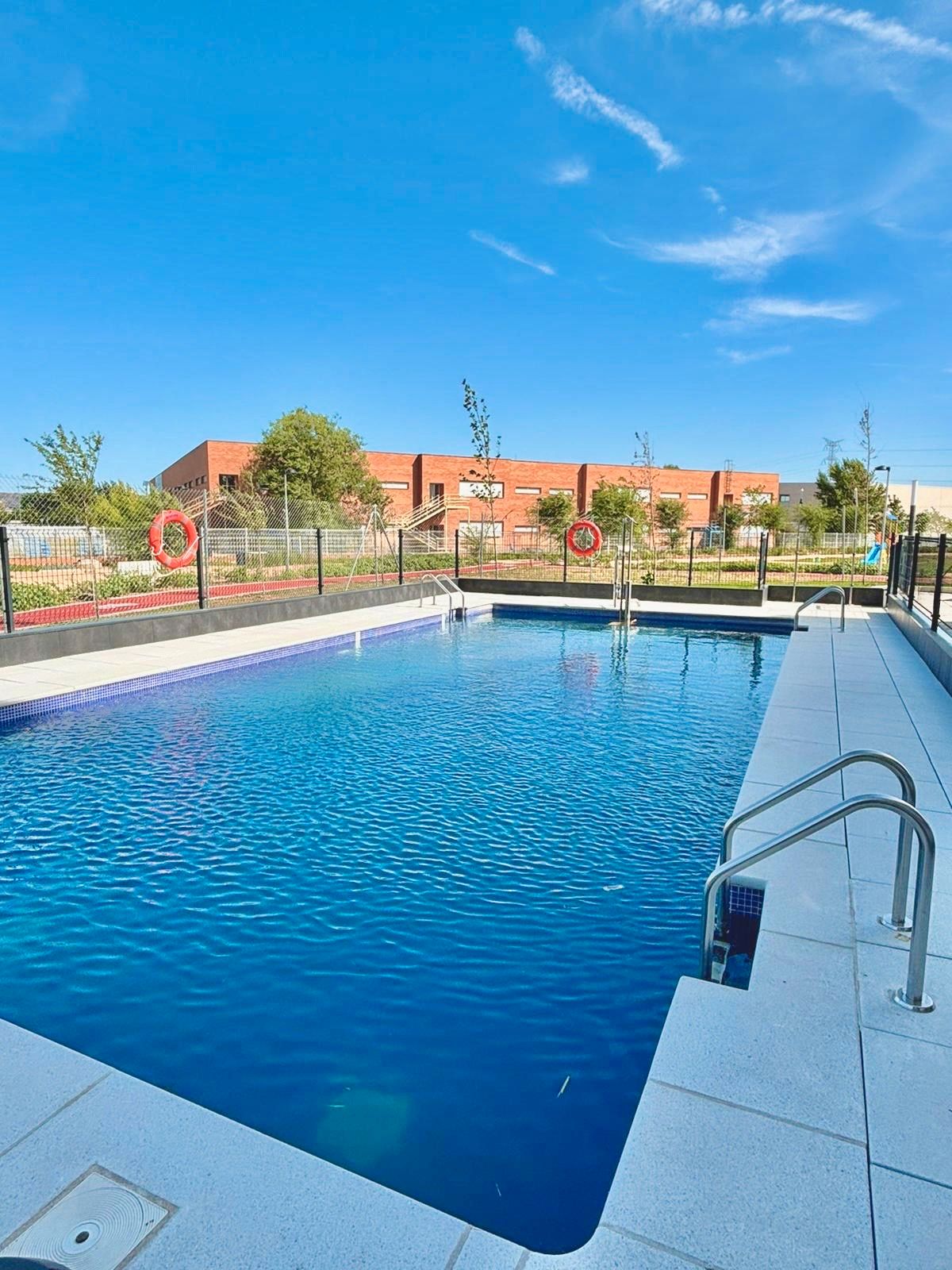 Swimming pool of Flat to rent in Alovera  with Terrace, Storage room and Pets allowed