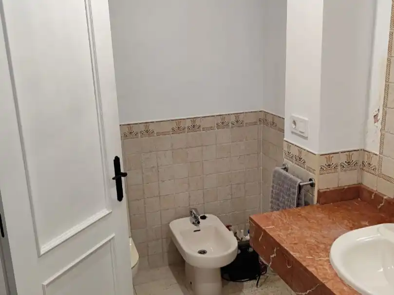 Bathroom of Flat for sale in Llevant